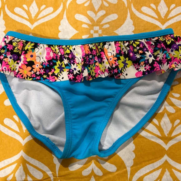 Hello Kitty Girls Swimsuit Bikini Tankini M 7 / 8 - Picture 4 of 7